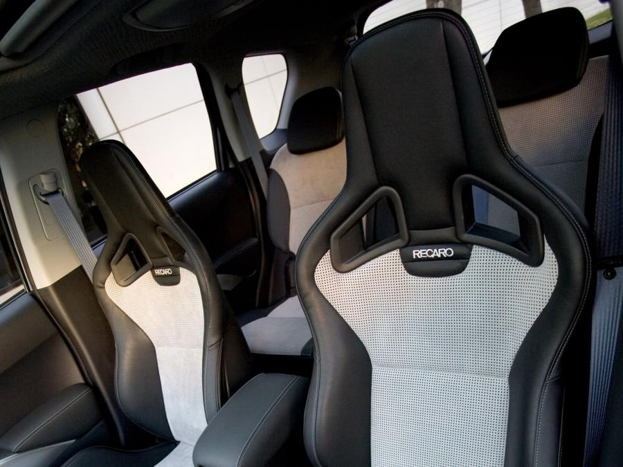  Mitsubishi Outlander Evolander Concept 2006 года  (фото 13 из 27)
